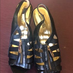 Women’s shoes